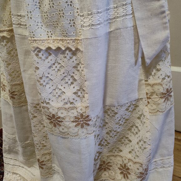 Vintage white lace patchwork maxi skirt - Picture 5 of 9